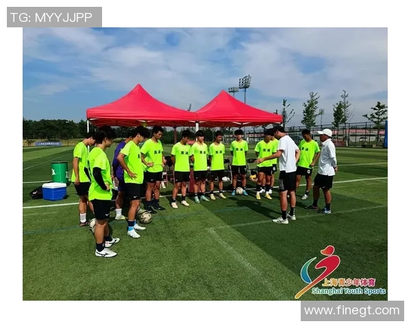 力哥与足球明星们的精彩合影瞬间回顾与分享