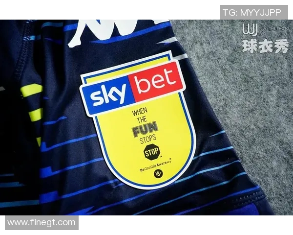 足球明星球衣开箱体验分享精美图片展示与球迷互动感受