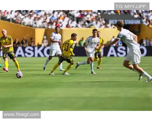 足球明星齐聚迪拜激情对决精彩瞬间尽在视频中展现