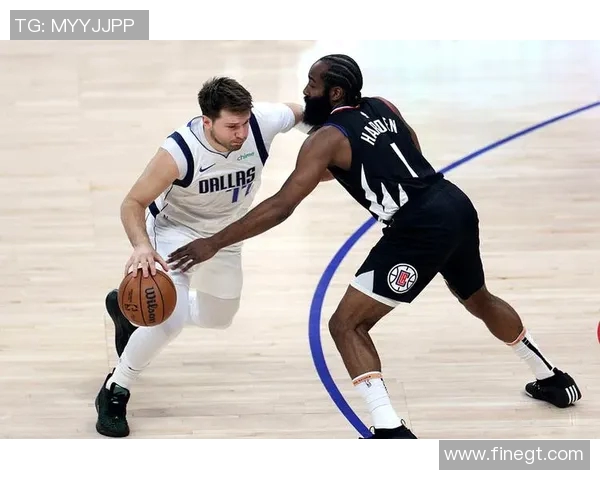 快船与勇士激战正酣360视频直播全景呈现精彩瞬间